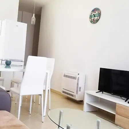 Apartamento Reina With Private Garden At Lura 2, Gjiri Lalzit